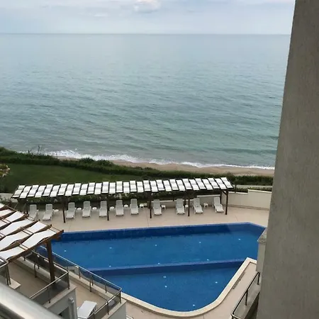 By The Cliffs ביאלה