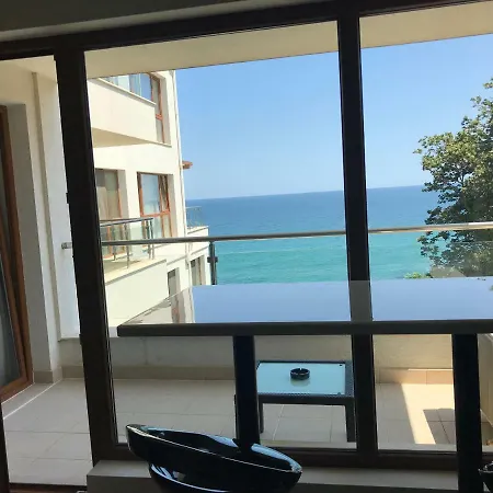 Apartman By The Cliffs *