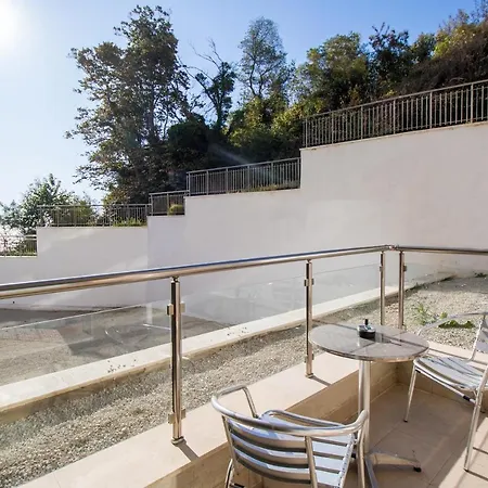 Apartman By The Cliffs